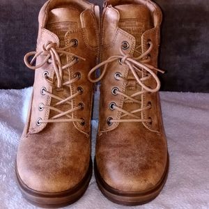 Crown Vintage, size 10, Brown